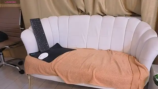 Snapshot of TheTopAlex chatting on October 2025 02:34:01 AM TheTopAlex online show from October 2025 02:34:01 AM