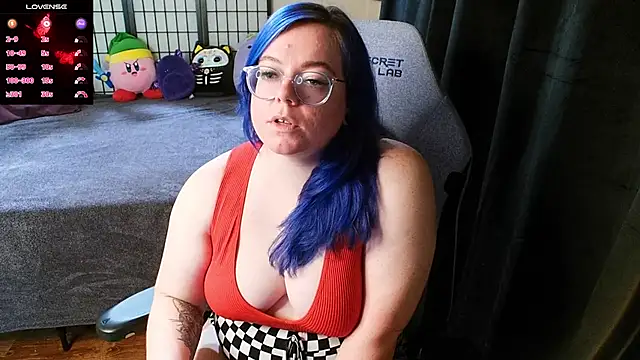 Snapshot of KiraSpitQueen chatting on December 2024 01:59:01 AM KiraSpitQueen online show from December 2024 01:59:01 AM