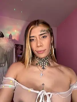 Snapshot of caroline_cossei chatting on September 2025 09:25:02 AM caroline cossei online show from September 2025 09:25:02 AM