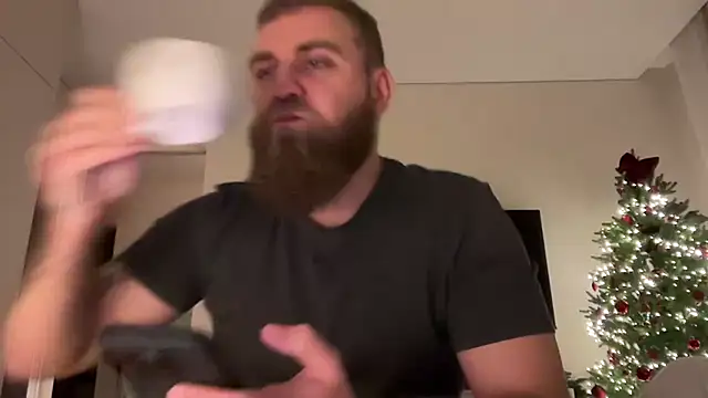 Bear bear  online show from December 2025 01:37:02 PM