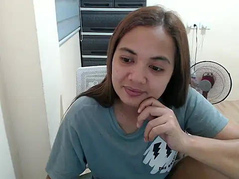 xTheLastVIRGINx online show from April 2026 02:55:02 PM