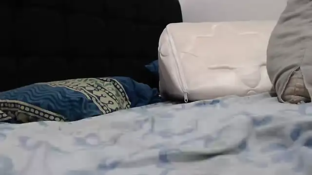 Snapshot of Emmily_Fox chatting on December 2024 07:37:02 PM Emmily Fox online show from December 2024 07:37:02 PM