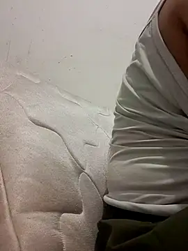 Snapshot of Emmily_Fox chatting on March 2025 04:02:02 AM Emmily Fox online show from March 2025 04:02:02 AM