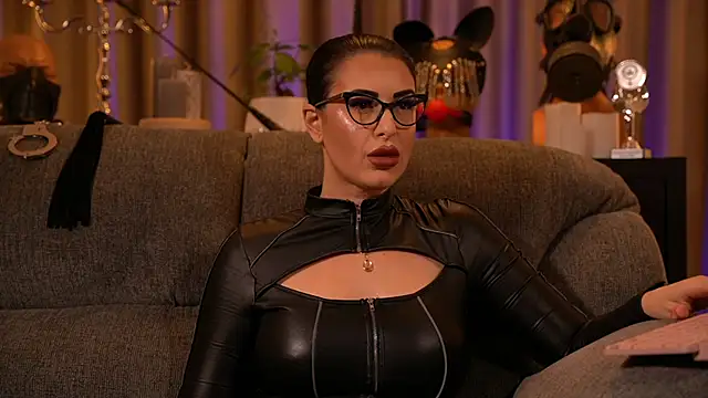 Snapshot of kelly_kent chatting on November 2025 12:10:01 AM kelly kent online show from November 2025 12:10:01 AM