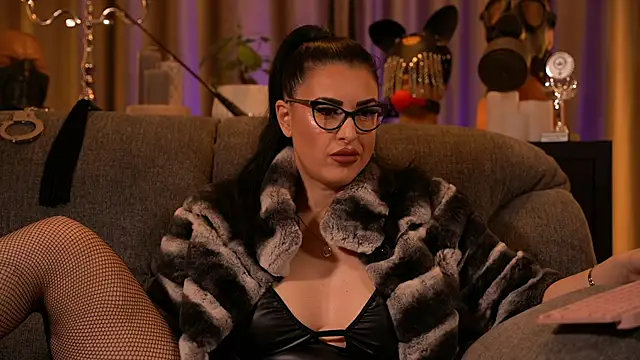 Snapshot of kelly_kent chatting on November 2025 12:22:02 AM kelly kent online show from November 2025 12:22:02 AM