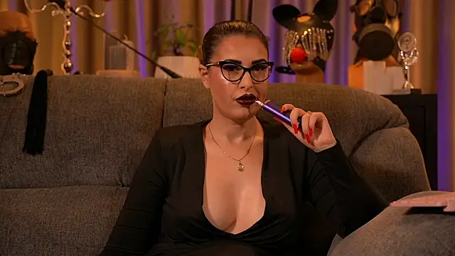 Snapshot of kelly_kent chatting on November 2025 12:42:01 AM kelly kent online show from November 2025 12:42:01 AM