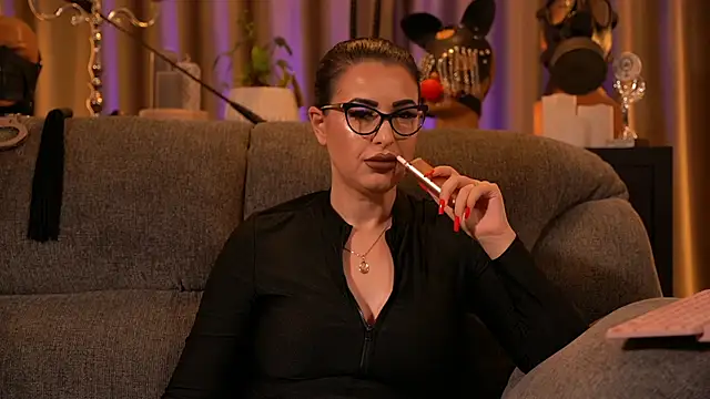 Snapshot of kelly_kent chatting on November 2025 01:33:02 AM kelly kent online show from November 2025 01:33:02 AM