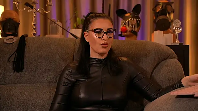 Snapshot of kelly_kent chatting on November 2025 09:02:01 PM kelly kent online show from November 2025 09:02:01 PM