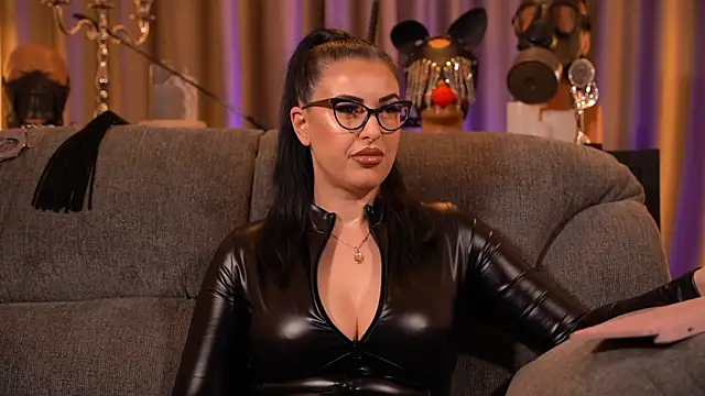 kelly kent online show from December 2025 12:29:01 AM