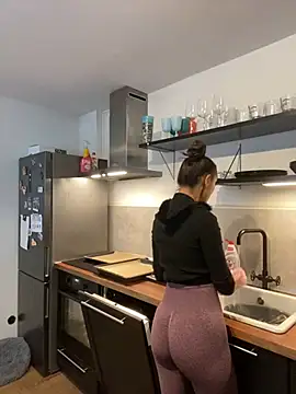 spottyyy online show from January 2025 10:58:01 AM