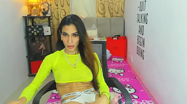 Trixie Mattel21 online show from December 2024 05:02:01 AM