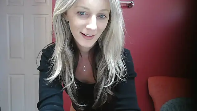 Snapshot of Heyitsmee33 chatting on January 2025 08:52:02 PM Heyitsmee33 online show from January 2025 08:52:02 PM