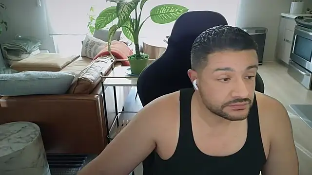 HungandThickLatin online show from November 2025 12:01:02 AM