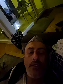 Snapshot of cuci45 chatting on December 2025 04:25:02 PM cuci45 online show from December 2025 04:25:02 PM