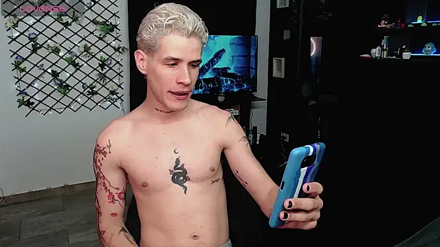 Snapshot of andybxby chatting on January 2025 08:42:01 PM andybxby online show from January 2025 08:42:01 PM