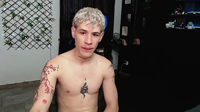 Snapshot of andybxby chatting on February 2025 08:24:01 PM andybxby online show from February 2025 08:24:01 PM