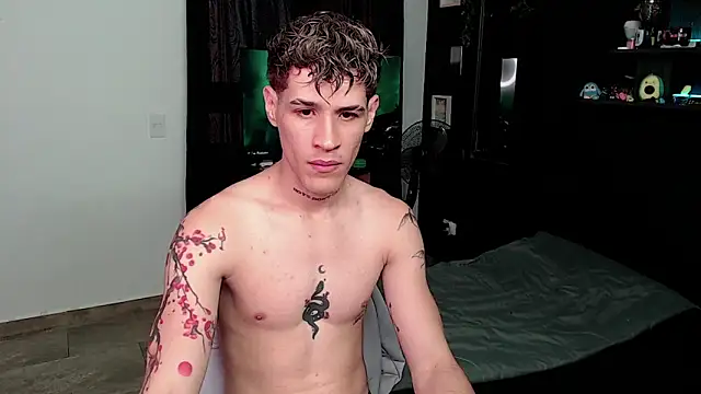 Snapshot of andybxby chatting on February 2025 09:01:02 PM andybxby online show from February 2025 09:01:02 PM