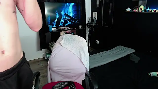 Snapshot of andybxby chatting on March 2025 08:54:01 PM andybxby online show from March 2025 08:54:01 PM