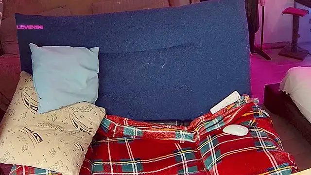 Snapshot of cutenessa chatting on January 2025 01:35:01 AM cutenessa online show from January 2025 01:35:01 AM