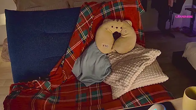 Snapshot of cutenessa chatting on January 2025 01:02:01 PM cutenessa online show from January 2025 01:02:01 PM