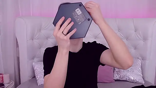 RobbyCharming online show from January 2025 07:48:01 PM