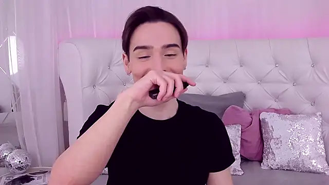 RobbyCharming online show from March 2025 07:48:01 PM