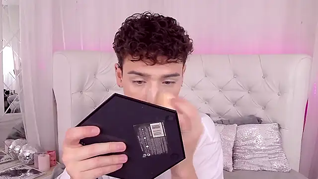 RobbyCharming online show from September 2025 03:30:02 AM