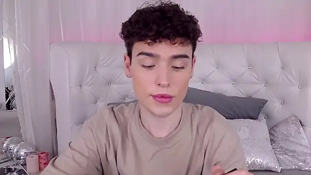 RobbyCharming online show from October 2025 03:48:02 AM