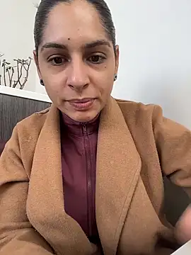 charlotte stevenss  online show from February 2026 03:33:01 PM