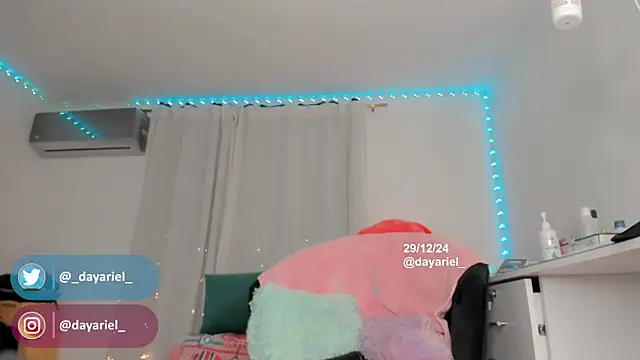 Yellowranger1 online show from December 2024 06:09:02 AM