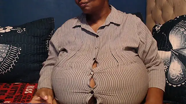 CUTEFIRMMELONSS online show from February 2026 06:50:01 PM