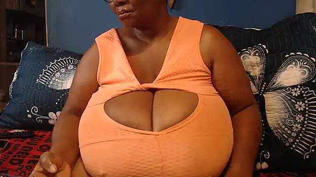 CUTEFIRMMELONSS online show from February 2026 06:34:01 AM