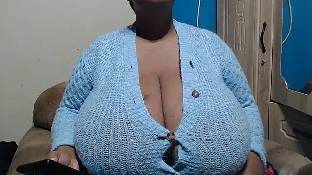 CUTEFIRMMELONSS online show from July 2026 05:52:01 PM