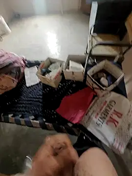 Snapshot of Deshilund9 chatting on February 2025 07:50:01 AM Deshilund9 online show from February 2025 07:50:01 AM