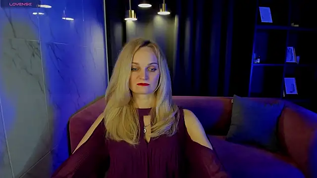 Snapshot of SaraSubtlety chatting on September 2025 01:34:02 PM SaraSubtlety online show from September 2025 01:34:02 PM