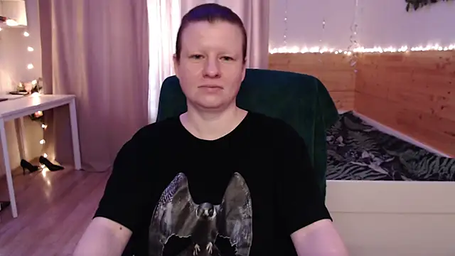 Snapshot of Exponent_5 chatting on May 2026 05:51:02 PM Exponent 5 online show from May 2026 05:51:02 PM