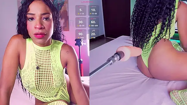 Snapshot of Ebony_Skye chatting on October 2025 02:01:01 PM Ebony Skye online show from October 2025 02:01:01 PM