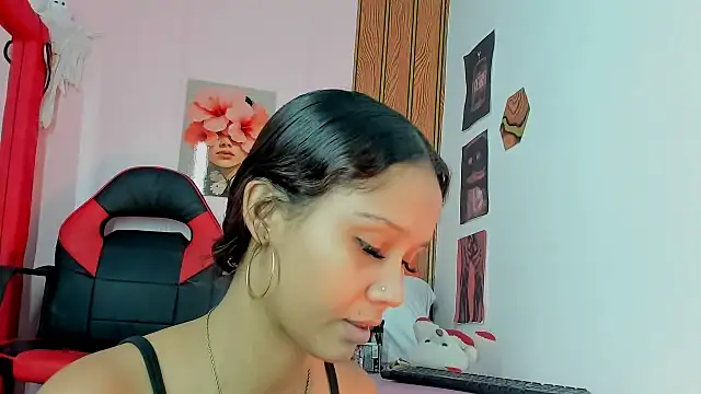 Snapshot of MarianaManzur chatting on May 2026 05:53:01 PM MarianaManzur online show from May 2026 05:53:01 PM