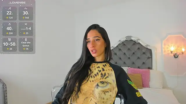 Snapshot of Valentina_Ross_ chatting on June 2026 11:57:02 AM Valentina Ross online show from June 2026 11:57:02 AM