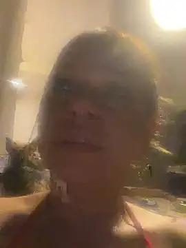 Snapshot of MilfClarett chatting on May 2026 02:20:02 AM MilfClarett online show from May 2026 02:20:02 AM