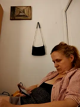 Snapshot of She-devilx chatting on November 2025 11:37:02 PM She-devilx online show from November 2025 11:37:02 PM