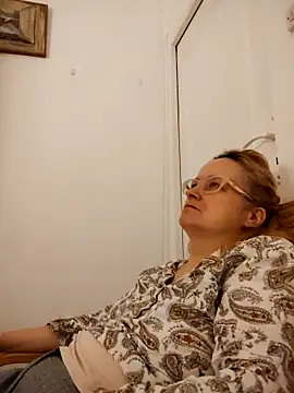 Snapshot of She-devilx chatting on November 2025 10:54:02 PM She-devilx online show from November 2025 10:54:02 PM