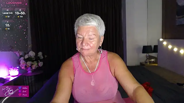 Snapshot of roxana_brooks chatting on January 2026 01:59:01 PM roxana brooks online show from January 2026 01:59:01 PM