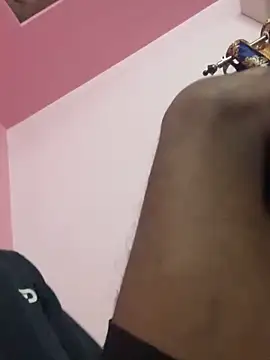 Snapshot of yo19boy chatting on February 2026 06:48:02 AM yo19boy online show from February 2026 06:48:02 AM