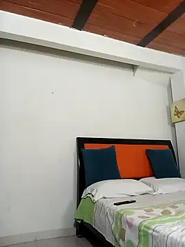 leah passion online show from October 2025 07:58:01 PM