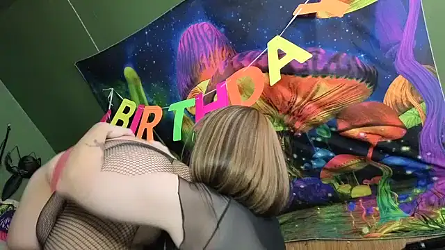 sluttypumpkin420 online show from September 2025 10:53:01 PM