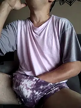 LuqenZo online show from March 2026 12:49:01 PM