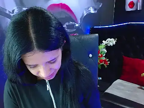 Snapshot of VALERY_MEER chatting on December 2024 11:38:01 AM VALERY MEER online show from December 2024 11:38:01 AM