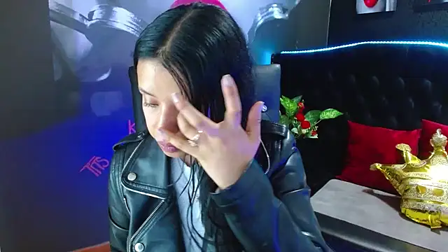 Snapshot of VALERY_MEER chatting on December 2024 12:01:02 PM VALERY MEER online show from December 2024 12:01:02 PM