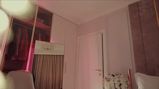 MilaDYstarlight online show from January 2026 07:06:01 PM